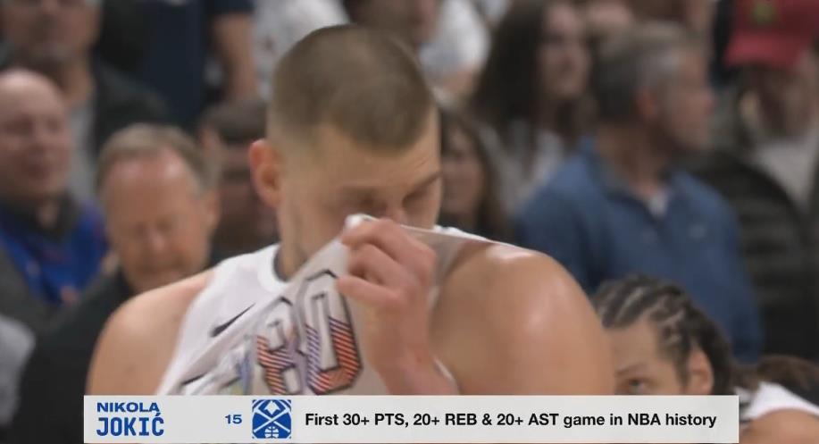  你貸款？轉播方字幕：約基奇30+20+20！NBA歷史首人！