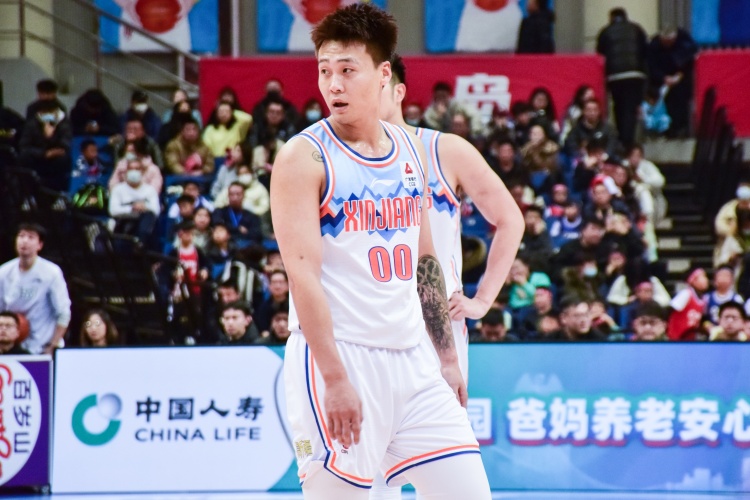  開場就手感熱！趙睿首節(jié)僅8分鐘 5中4&三分2中2拿到11分