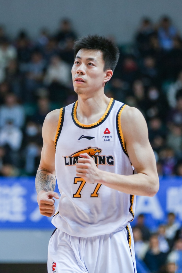  媒體人：張鎮(zhèn)麟、韓德君將因傷缺席今晚對陣北控的比賽