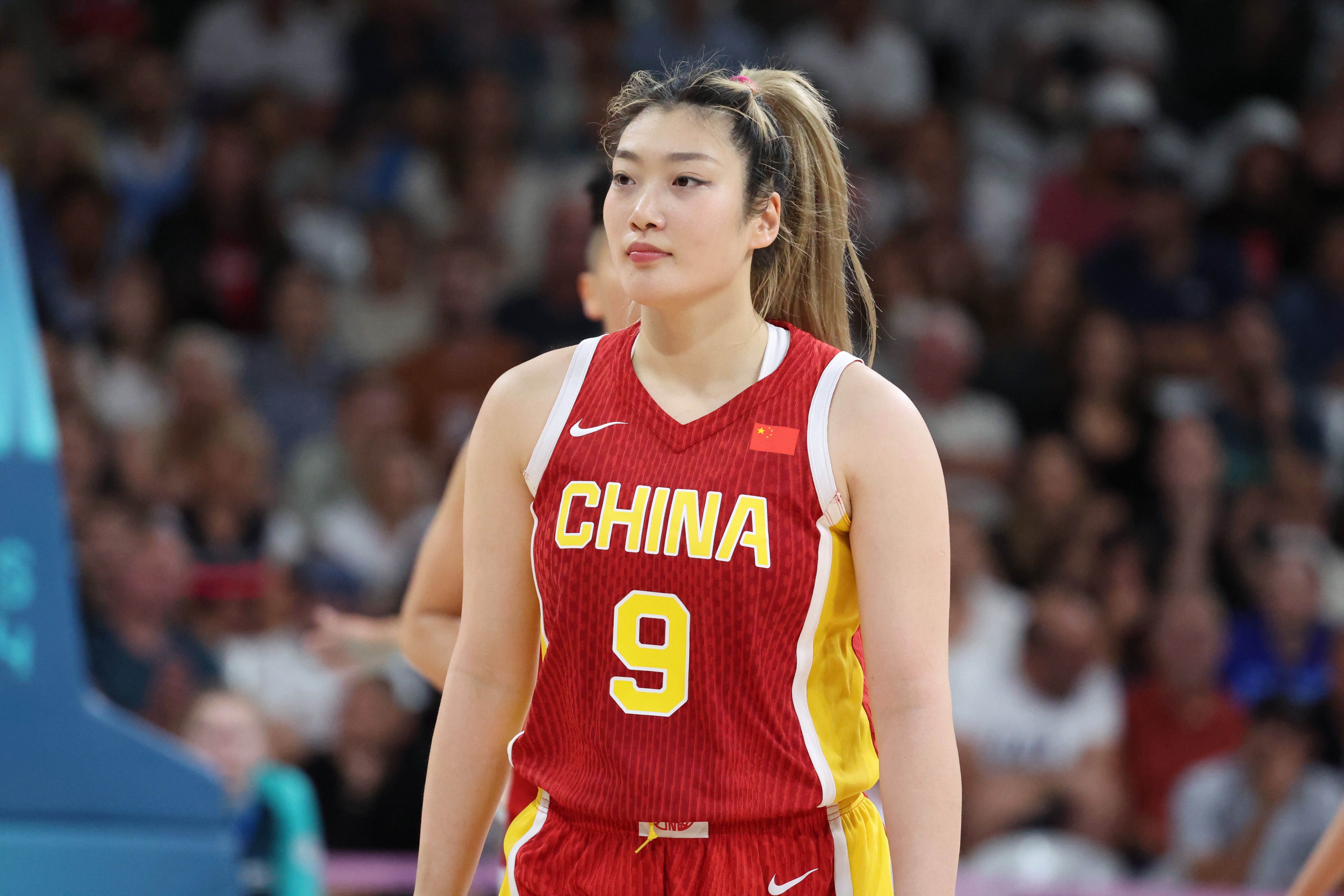  李夢三八婦女節(jié)更博：致敬每一個我們 祝我們節(jié)日快樂！
