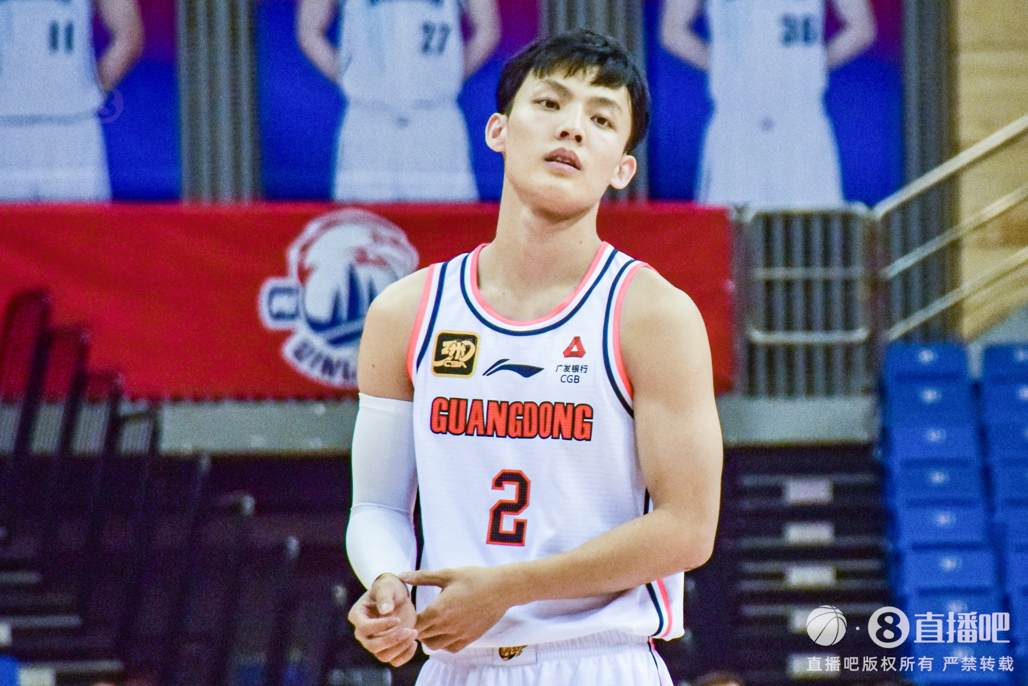  未能救主！徐杰12投7中&三分4中3 得到18分7板2助