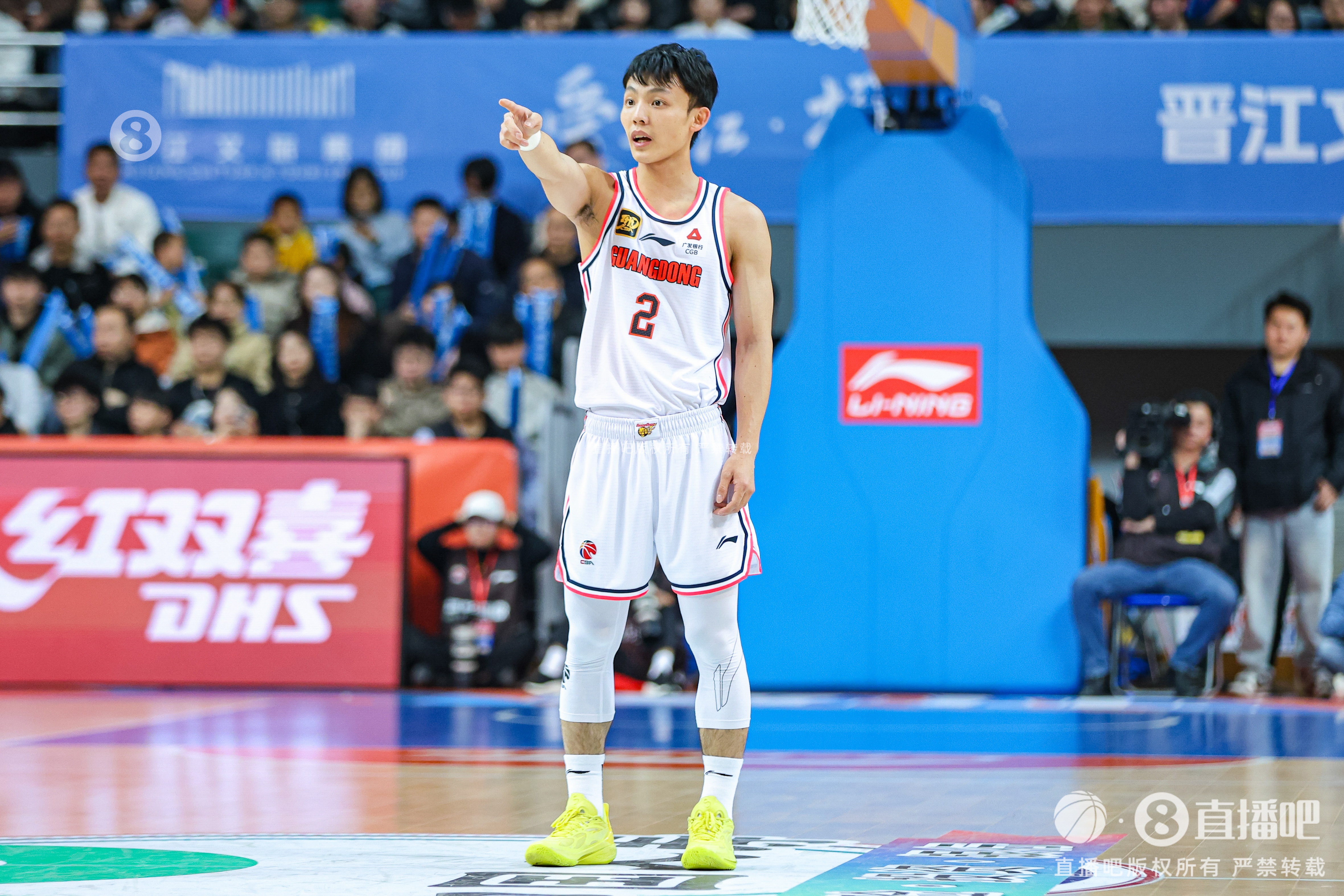  手熱！徐杰打滿首節(jié)5中4拿到10分2助 正負(fù)值+17