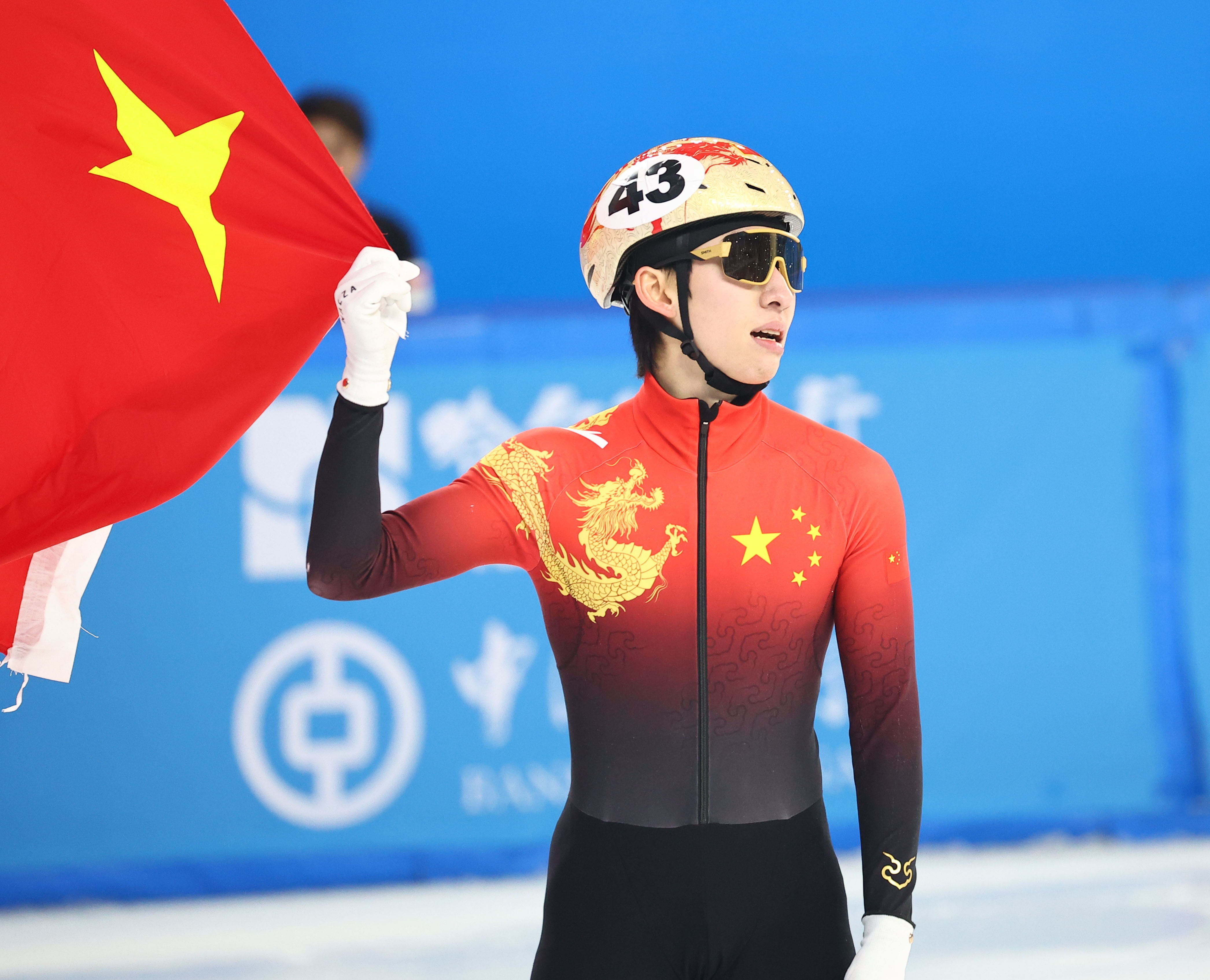  媒體人：中國冰雪歸化非常成功，但足球歸化花更多錢卻連水花都沒